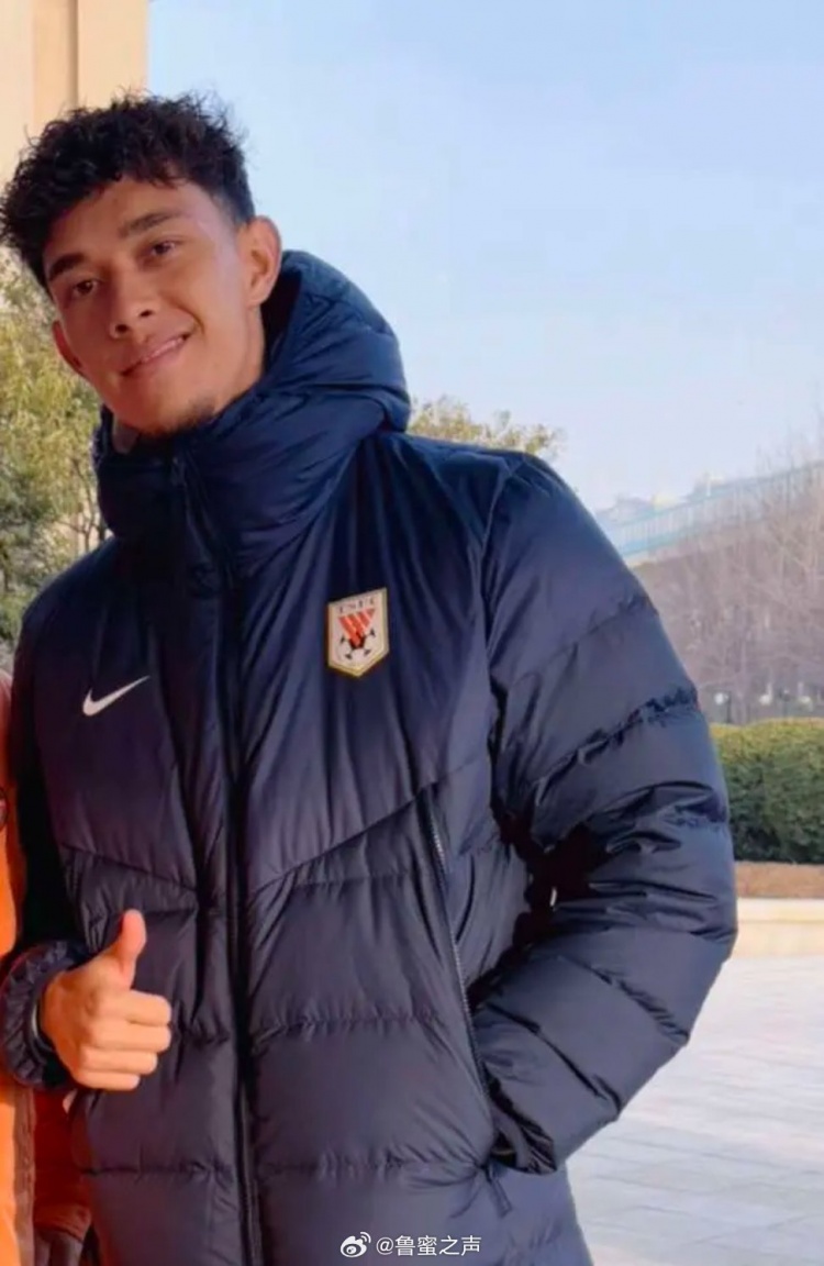  博主：泰山隊新援李小恒已抵達俱樂部，明天將隨隊登泰山祈福