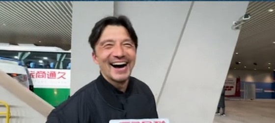  帶孩子和帶球隊(duì)哪個(gè)更累？謝暉笑言：都累，但帶孩子更累