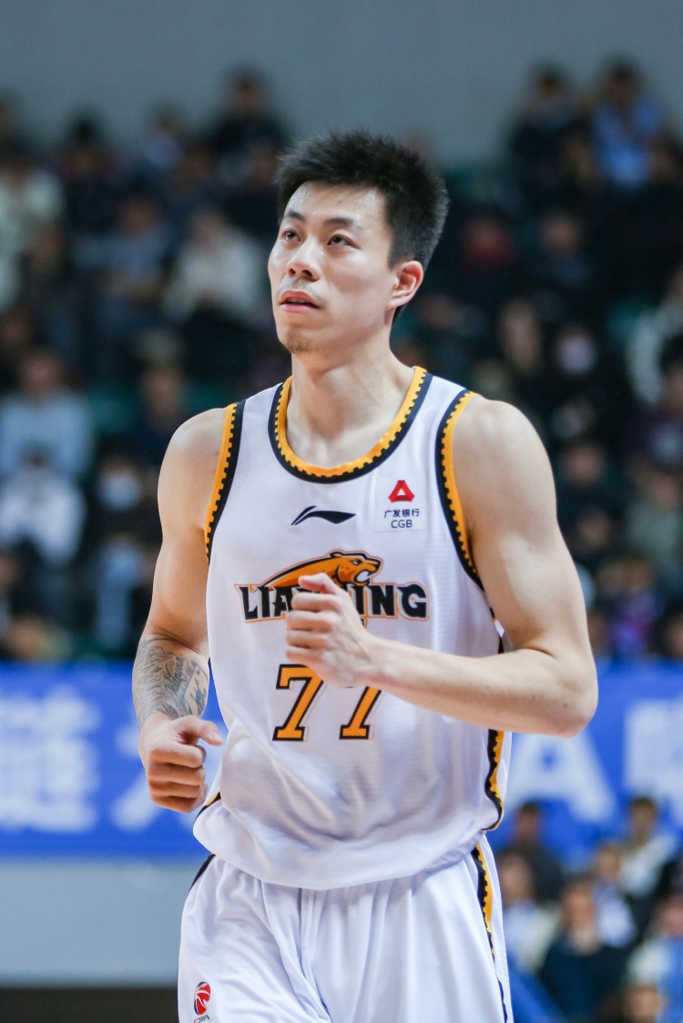  媒體人：張鎮(zhèn)麟、韓德君將因傷缺席今晚對陣北控的比賽