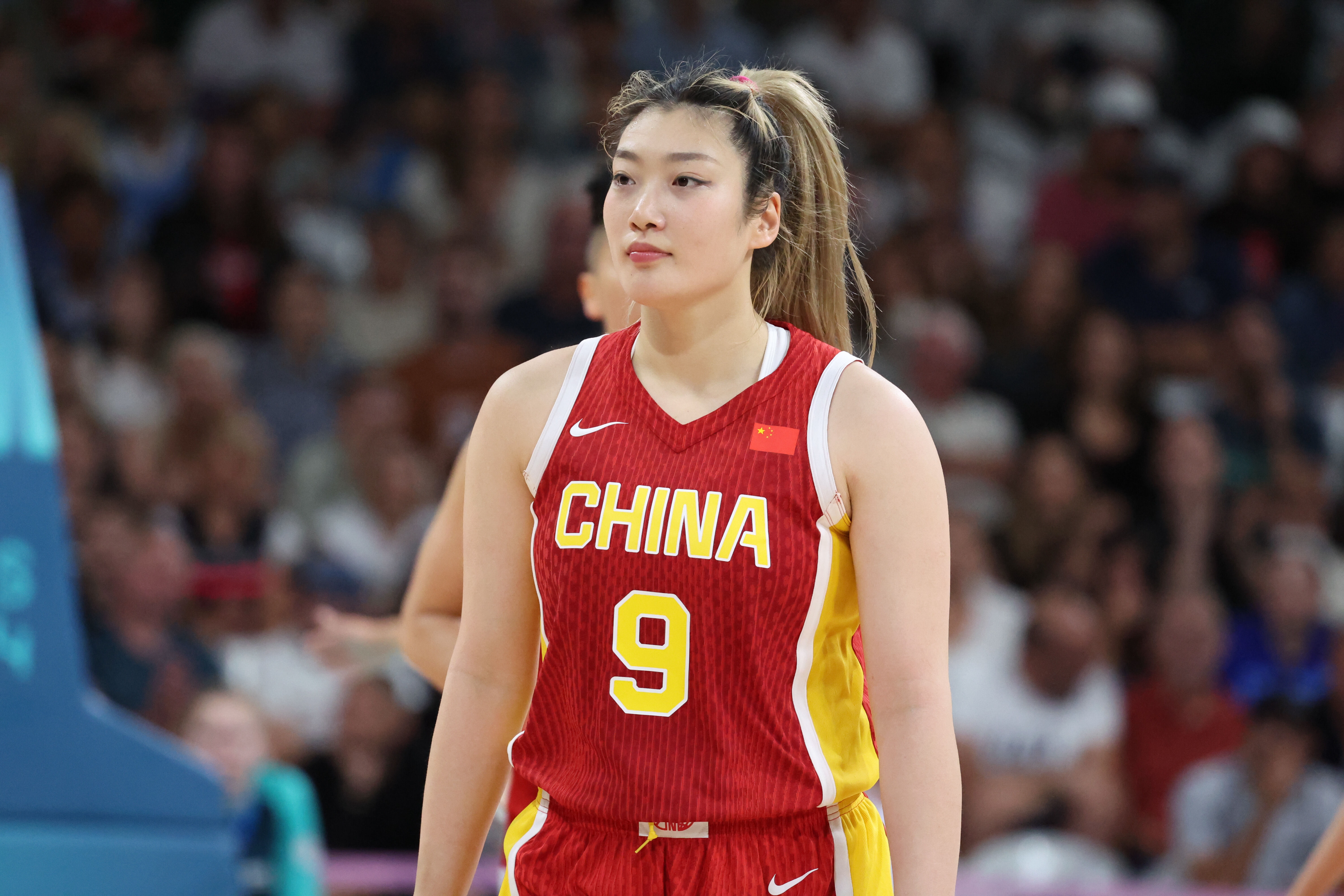  李夢三八婦女節(jié)更博：致敬每一個我們 祝我們節(jié)日快樂！
