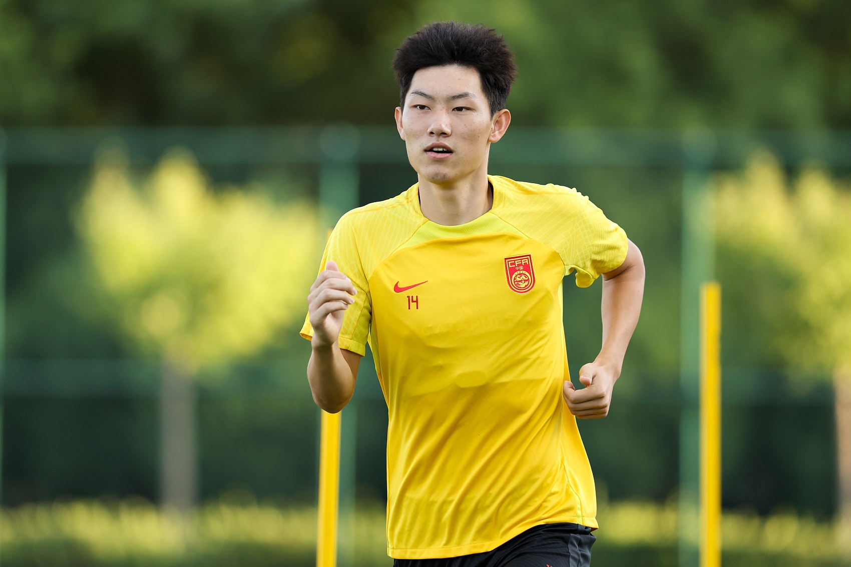  魯媒：泰山隊(duì)抵達(dá)梅州五外援齊整，四名國(guó)腳可出戰(zhàn)史松宸隨隊(duì)