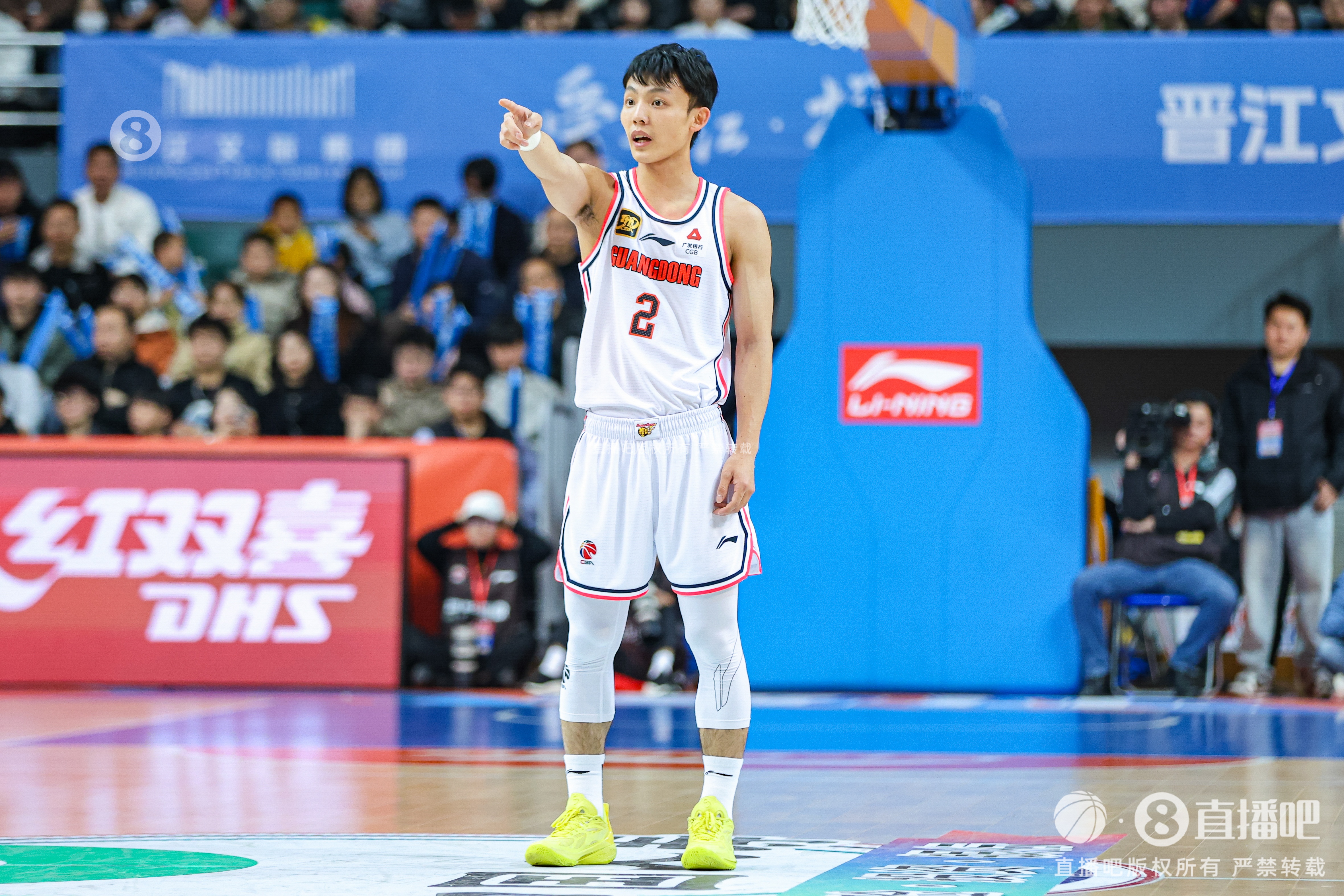  手熱！徐杰打滿首節(jié)5中4拿到10分2助 正負(fù)值+17