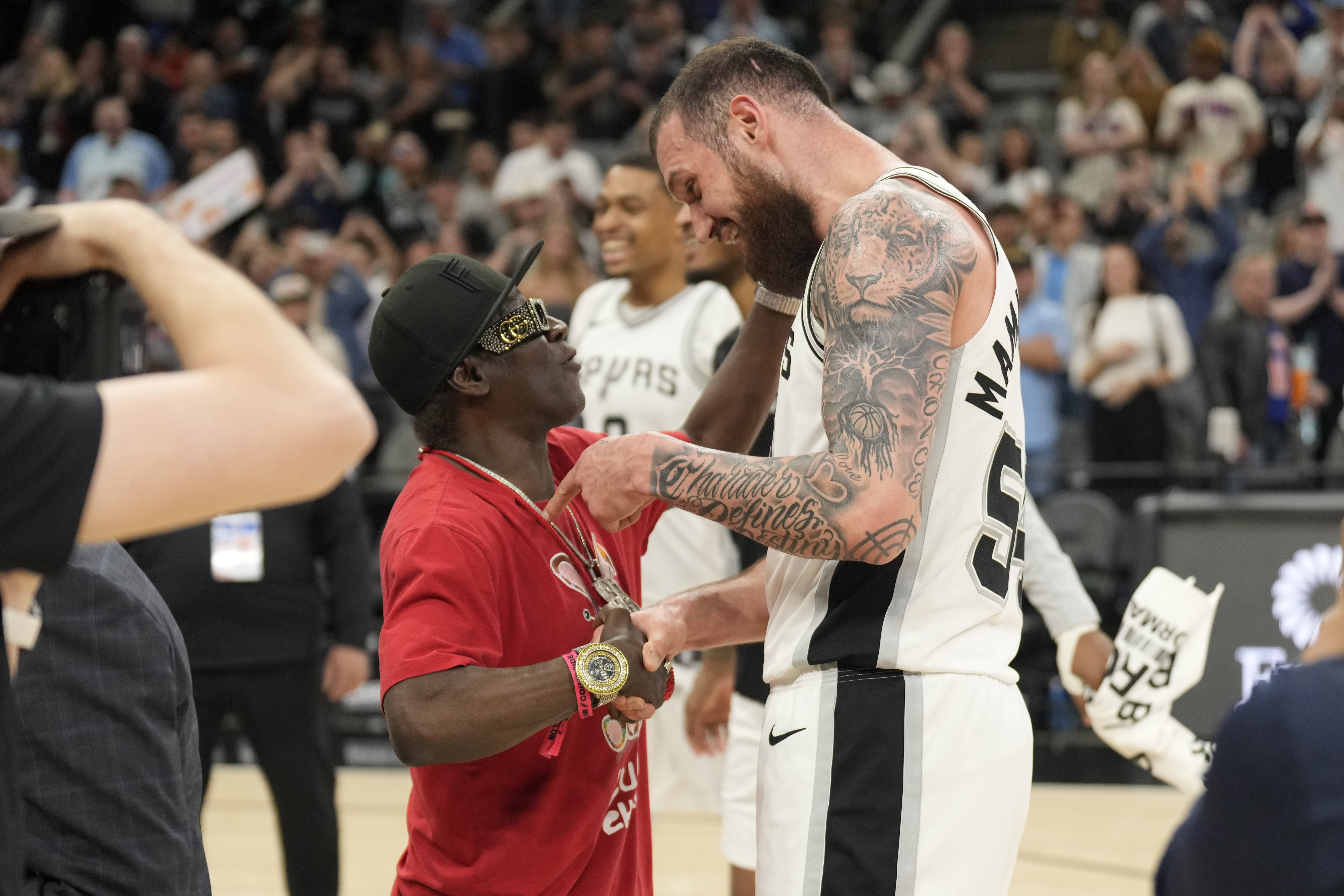  馬穆上場19分鐘就砍下34分！哈特：他能進入NBA是有原因的